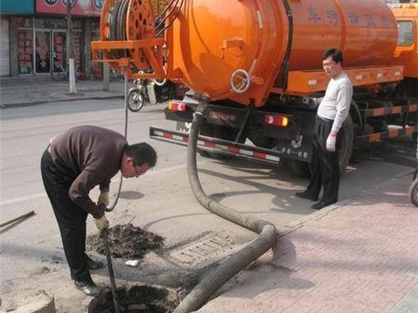 火炬开发区街道清掏化粪池，健康生活从这里开始